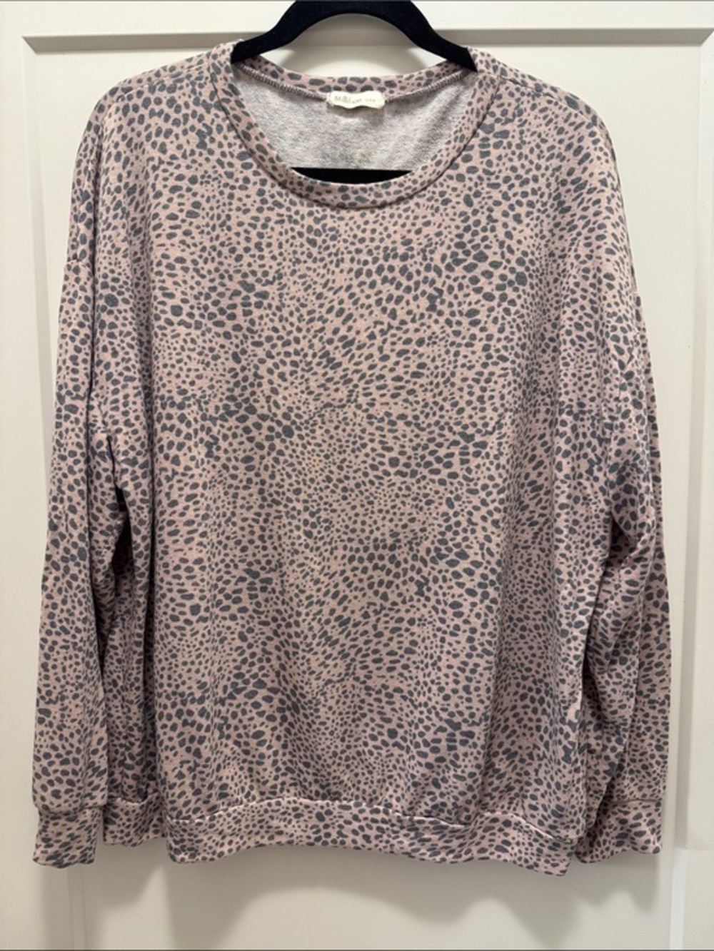 Millibon pink and gray leopard print top. L. GUC!